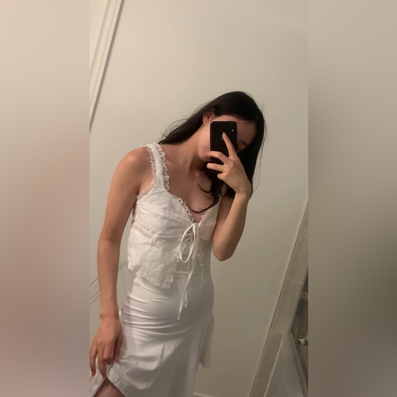 White lace tie vest - Picture 2 of 2